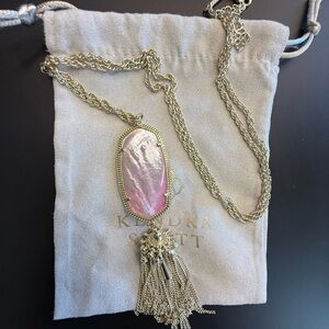 KENDRA SCOTT *NWOT* Rayne Necklace in Gold / Pink Mother of Pearl
